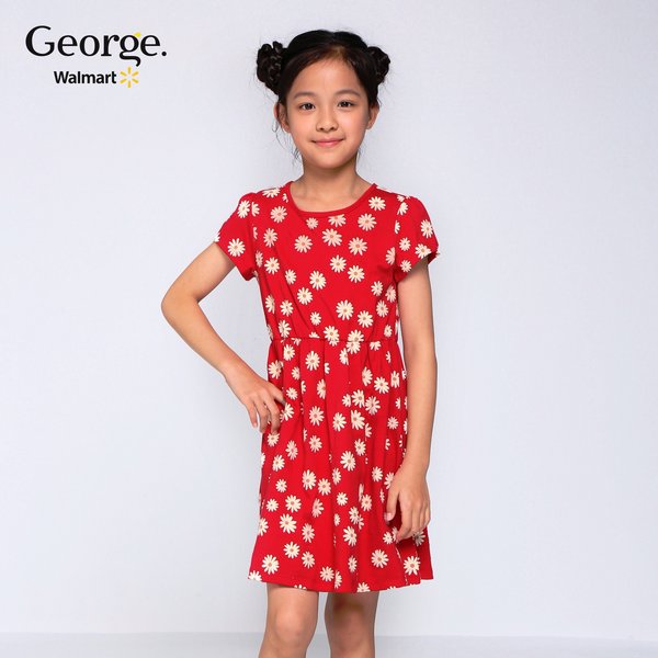 今年夏季“George”品牌童装新推出了一系列时尚高品质的女童针织连衣裙。