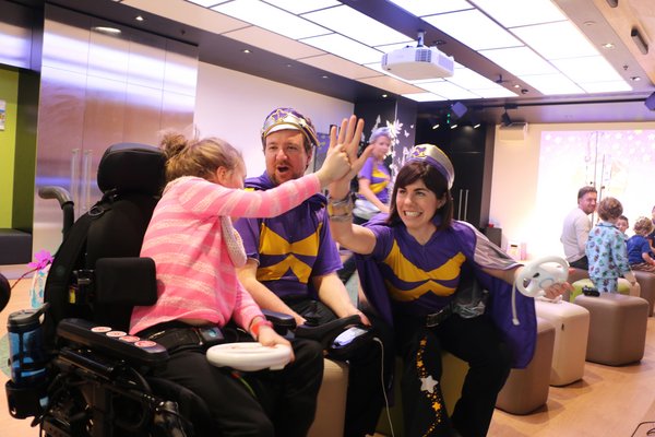 Captain Starlight reduces anxiety and lifts the spirits of sick kids in hospital wards and Starlight Express Rooms Australia-wide.