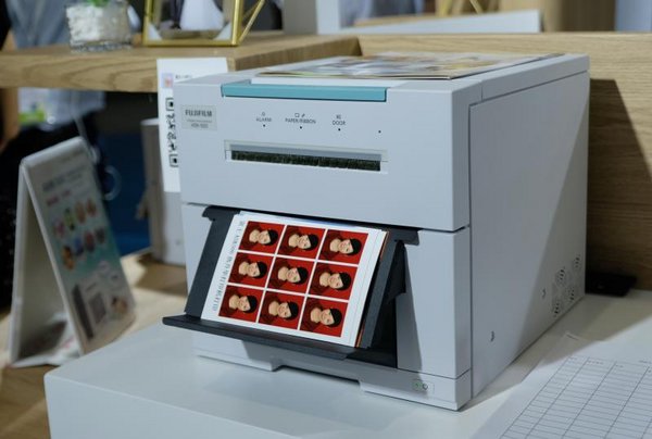 富士胶片特有专业色彩管理系统的ASK500商用打印机重磅亮相P&I 2020影像展