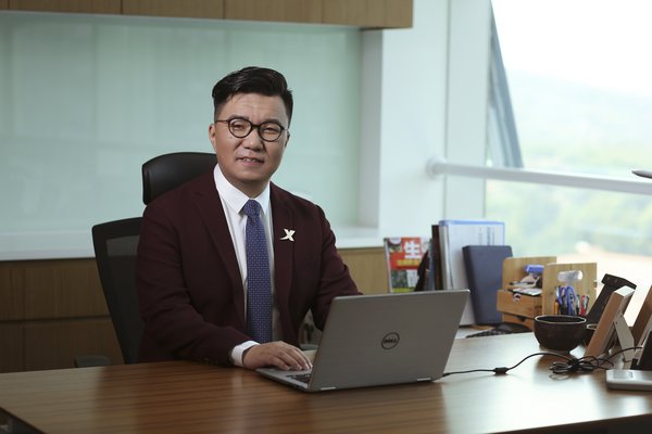 特步品牌副总裁朱鼎