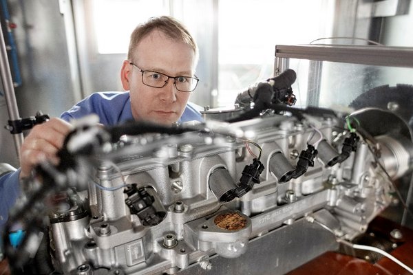 在DTM赛车场上获得的经验和知识将用于舍弗勒量产产品开发中，如UniAir全可变气门控制系统
