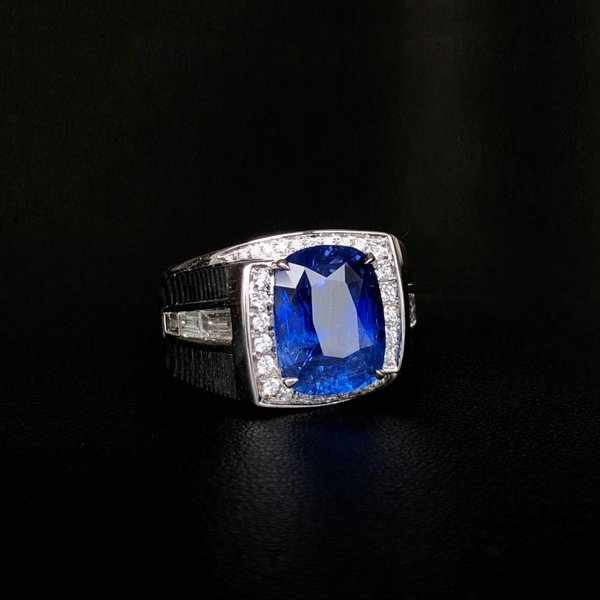 World’s first carbon fibre male sporting luxury brand with 7.0 carats blue sapphire centerpiece