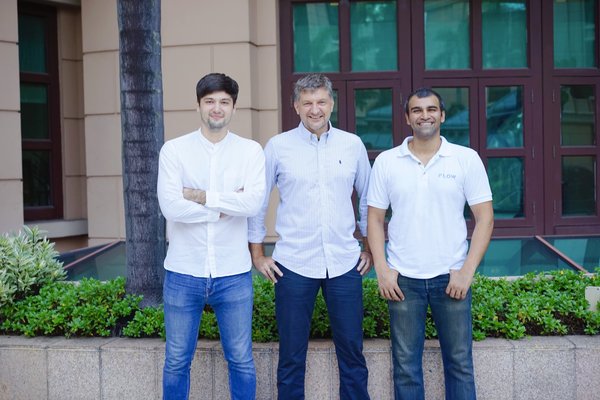 This funding from Genesis is another major milestone for Flow and for our debt portfolio purchase business. In keeping with our mission, we can reach out to further support consumers in overcoming financial difficulties,” explains Co-Founder and CEO Tomasz Borowski (middle in photo).