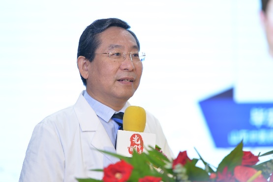Professor Bi Hongsheng, Director of the Affiliated Eye Hospital of SDUTCM