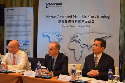 摩根先进材料全球高层上海媒体促谈会现场 从左至右：摩根先进材料亚洲区总裁Ian Robb，全球首席执行官 Mark Robertshaw， 中国区董事总经理陈振声