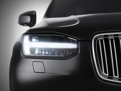 XC90 Front view: Volvo XC90 Front view - Front view of the all-new XC90, including the distinctive new T-shaped running lights. 