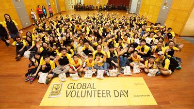DHL香港四個部門逾100名員工攜手參與今年之全球義工日，實踐DHL社會企業責任當中「Go Green」、「GoHelp」及「GoTeach」的三個重要範疇。