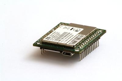RS 開始獨家供應SparqEE 機板，為樹莓派機板以及 Arduino 控制版提供行動通訊連結功能