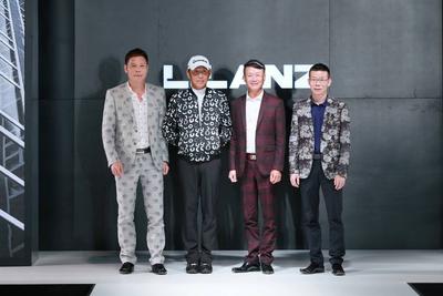 (From the Left) Mr. Wang Liang Xing, Vice Chairman, CEO and Executive Director, Mr. Chen Dao Ming, spokesman of "LILANZ," Mr. Wang Dong Xing, Chairman and Executive Director and Mr. Wong Cong Xing, Vice Chairman and Executive Director took a picture together on stage.