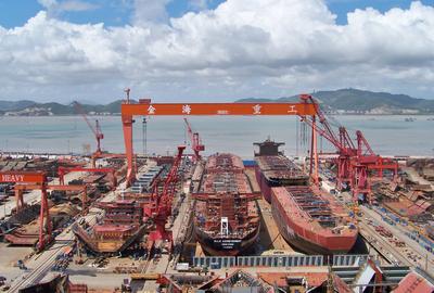 金海重工50万吨级船坞及800吨龙门吊