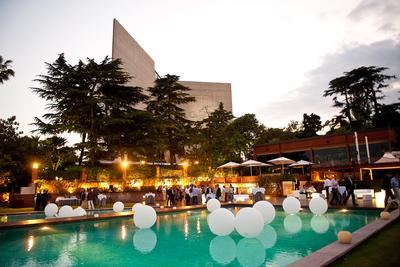 巴塞罗那费尔蒙国王胡安•卡洛斯一世酒店外观及户外泳池