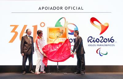 Mr. Ding Wuhao, President and Executive Director of 361 Degrees (right), Mr. Carlos Arthur Nuzman, President of the Rio 2016 Organizing Committee (left) and Rio Olympics Volunteers Ambassador and renowned Brazilian volleyball star Gilberto Amauri de Godoy Filho or "Giba" (center) unveiled the Rio 2016 limited edition stamp during a kick-off ceremony in Rio De Janeiro, Brazil.
