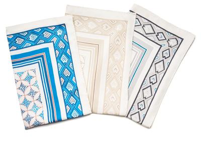 瑞吉酒店携手华裔时装设计师Jason Wu推出限量版定制丝巾
