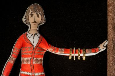 淵 (YEWN): 御飾套戒系列 (港幣5,800元至14,800元)