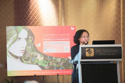 Dr. Pakamas of Asia Plantation Capital's Scientific Advisory Board delivering a paper on Oud at the Summit