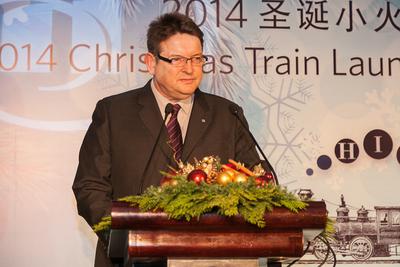 Mr. Gerd Knaust, GM of Hilton Shanghai give a speech at the Xmas Lighting