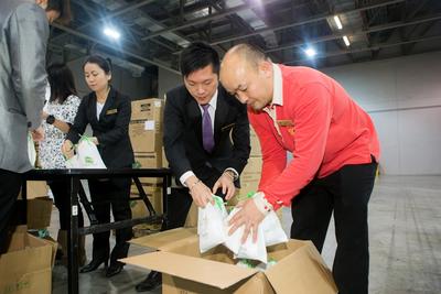 Sands China team members are building 20,000 hygiene kits which will be donated to charities and community organisations in Macao and other Asian countries.