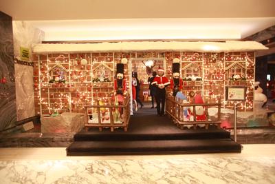 Hilton Shanghai Hongqiao Unveils Largest Gingerbread House in City