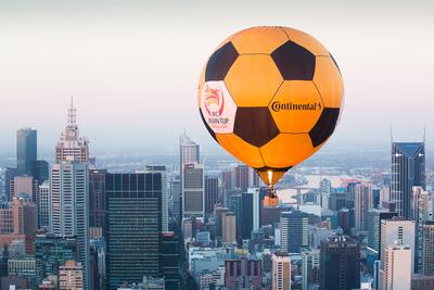Caption: Contiballoon terbang di Melbourne