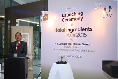 YB Datuk Ir. Haji Hamim Samuri giving the welcoming speech on the Halal Ingredients Asia 2015 launching ceremony