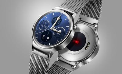 华为在2015年世界移动通信大会上推出智能手表Huawei Watch