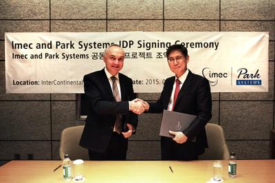 Dr. Luc Van den hove (President & CEO, Imec) and Dr. Sang-il Park (Chairman & CEO, Park Systems)