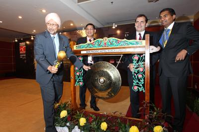 MIFF 2015 Opening Ceremony: (L-R)Datuk Himmat Singh, Secretary General, Ministry of Plantation Industries and Commodities, Dato’ Dr Tan Chin Huat, Chairman of MIFF, Mr Jime Essink, President & CEO, UBM Asia and Mr M Gandhi, Managing Director (ASEAN Business), UBM Asia