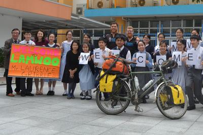 Lam Woo students welcome Gribble and Codrington to their school