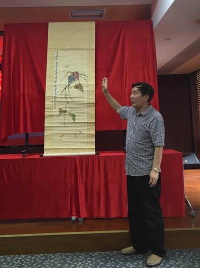 香港汇福金融集团特意邀请了中国珠宝古玩专家赵世杰教授，于鉴赏会上为贵宾介绍珍贵古玩的历史背景和有趣的传奇故事。
