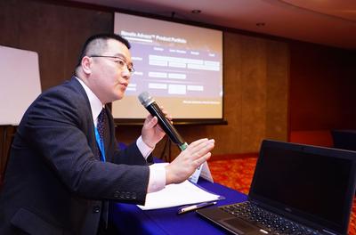 总经理兼亚洲区汽车业务副总裁刘清先生向媒体介绍诺贝丽斯产品及技术