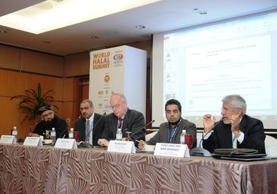 The panelists during the Scholars Forum discussing the need for specialist Halal sector scholars. From Left: Moulana Navlakhi, Theological Director of SANHA; Dr. Ayoub Kazim, Managing Director, Education Cluster TECOM Business Parks; Daud Vicary, President of INCIEF; Rizvan Khalid, Director of Euro Quality Lambs; and Judge Hafez Abu Bakr Mahomed, Vice President of Islamic Council of South Africa.