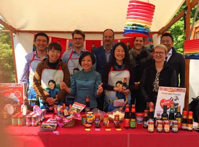 快乐的李锦记团队（来自香港、北京、伦敦）和德国合作伙伴