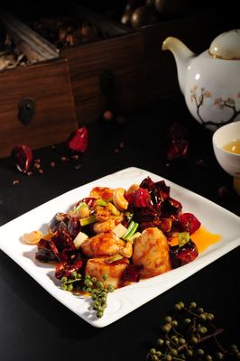 Resident Chef Xie Zhenjie from Hilton Shanghai Introduces New "Organic" Menu in Sichuan Court