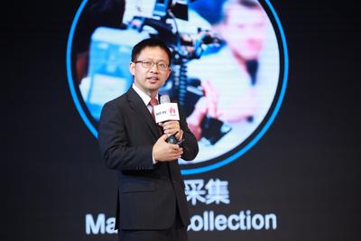 He Dabing, Presiden Jualan Pemasaran dan Penyelesaian, Huawei Enterprise Business Group, menyampaikan ucapan dasar hari ini semasa Sidang Kemuncak Industri Omnimedia Huawei dan Sobey