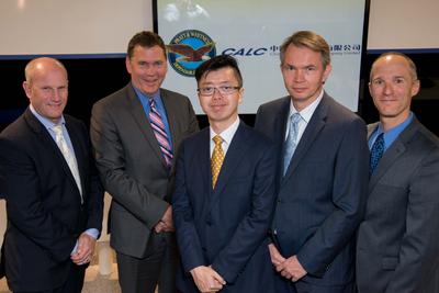 Middle: Mr. Pitney Tang, SVP - Transaction and Banking, CALC; 2nd from right: Mr. Jens Dunker, SVP - Aircraft Trading and Global Marketing, CALC