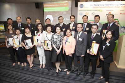 Group photo of representatives from the winning enterprises of the first Quality Food Traceability Scheme 2015