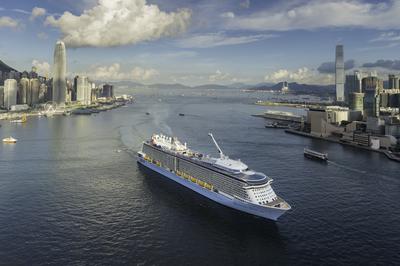 最大級のクルーズ船「クァンタム・オブ・ザ・シーズ」が香港入港
