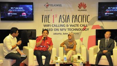 (From left) Tommy G Tanjung, Engineer of Technology Strategy, Telkomsel, Ivan Cahya Permana, VP of Technology and System, Adita Irawati, VP of Corporate Communications, and Zhang Qin, Head of Core Network Marketing, Huawei, discuss the 1st Asia Pacific Wifi Calling & VoLTE based on NFV technology.