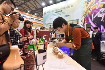 2015上海国际潮流饮品创意制作大赛选手比赛现场