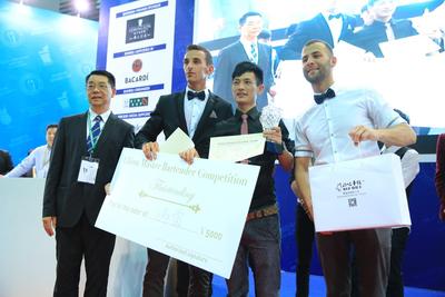 2015第四届中国国际调酒大师杯花式组冠军冯雷