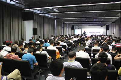 主办方 — 上海东博组织举办的2015中国智能制造及智能工厂实施高峰论坛于7月14日在上海新国际博览中心举行。