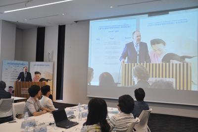 强生科学家 David Mays 在《中国新生儿护理指导原则》发布研讨会上分享研究报告