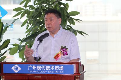 国家科技部火炬高技术产业开发中心副主任杨跃承