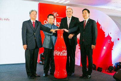 (from left) Mr. Van Hoang Dau, Director of Lao Coca-Cola Bottling Co., Ltd.; H.E. Mr. Somsavat Lengsavad, Deputy Prime Minister of Lao People’s Democratic Republic; Mr. Muhtar Kent, Chairman and CEO, The Coca-Cola Company, and Mr. Pornwut Sarasin, Chairman of Lao Coca-Cola Bottling Co., Ltd. and Chairman of ThaiNamthip Limited at the inauguration ceremony of the first Coca-Cola bottling plant in Lao PDR.
