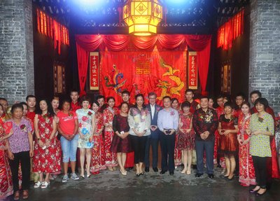 Nine New couples with Mr. Vincent H. S. Lo & Ms. Loletta Chu and Foshan Government Officers