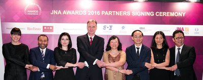 Partners join hands in welcoming the fifth edition of the JNA Awards. (From left) Ira Tsirlina of the Israel Diamond Institute; Naresh Surana of Diarough Hong Kong; Rita Maltez of Rio Tinto Diamonds; Wolfram Diener of UBM Asia; Letitia Chow of UBM Asia; Kent Wong of Chow Tai Fook Jewellery Group Ltd; Caroline Yuan of Shanghai Diamond Exchange; Ye Xuquan of Guangdong Land Holdings Ltd