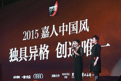 赫斯特媒体广告集团首席执行官杨玟（左）及嘉人品牌总经理刘颖（右）
