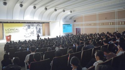欧莱雅（中国）2016年校园招聘宣讲会走进复 旦大学，现场座无虚席