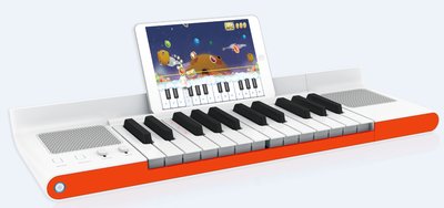 “乐学琴”配套APP可利用蓝牙端口无线连接各种尺寸的平板和手机