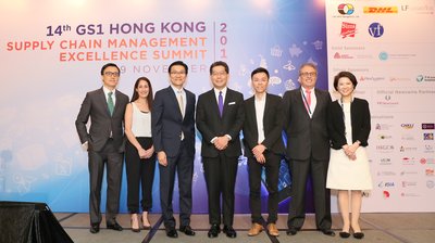 Gregory So(middle), GBS, JP, Secretary for Commerce and Economic Development posed for a picture with Joseph Phi (third left), Chairman of GS1 Hong Kong and speakers including Ivan Chan (first left), DHL eCommerce (Hong Kong) Ltd; Dee Dee Tsamoutalis (second left), Under Armour; Rick Ng (third right), Alibaba.com Hong Kong Ltd; John Parkes (second right), LF Logistics (Hong Kong) Ltd and Anna Lin(first right), JP, GS1 Hong Kong. 